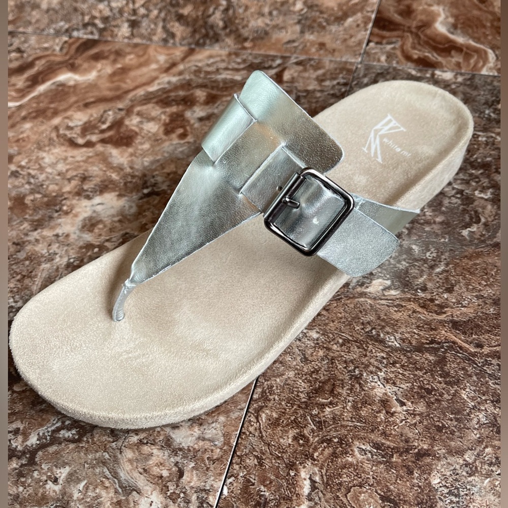 White Mountain Cagney Sandals in silver